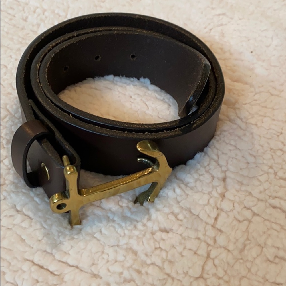 Vineyard Vines leather anchor belt